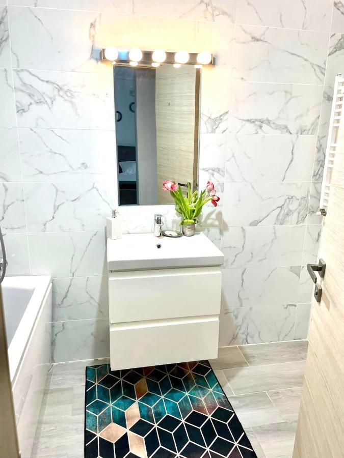 Dominic 2 Beds 1 Sofa Parking Pool Apartament By Alezzi Nord10 Διαμέρισμα Năvodari Εξωτερικό φωτογραφία